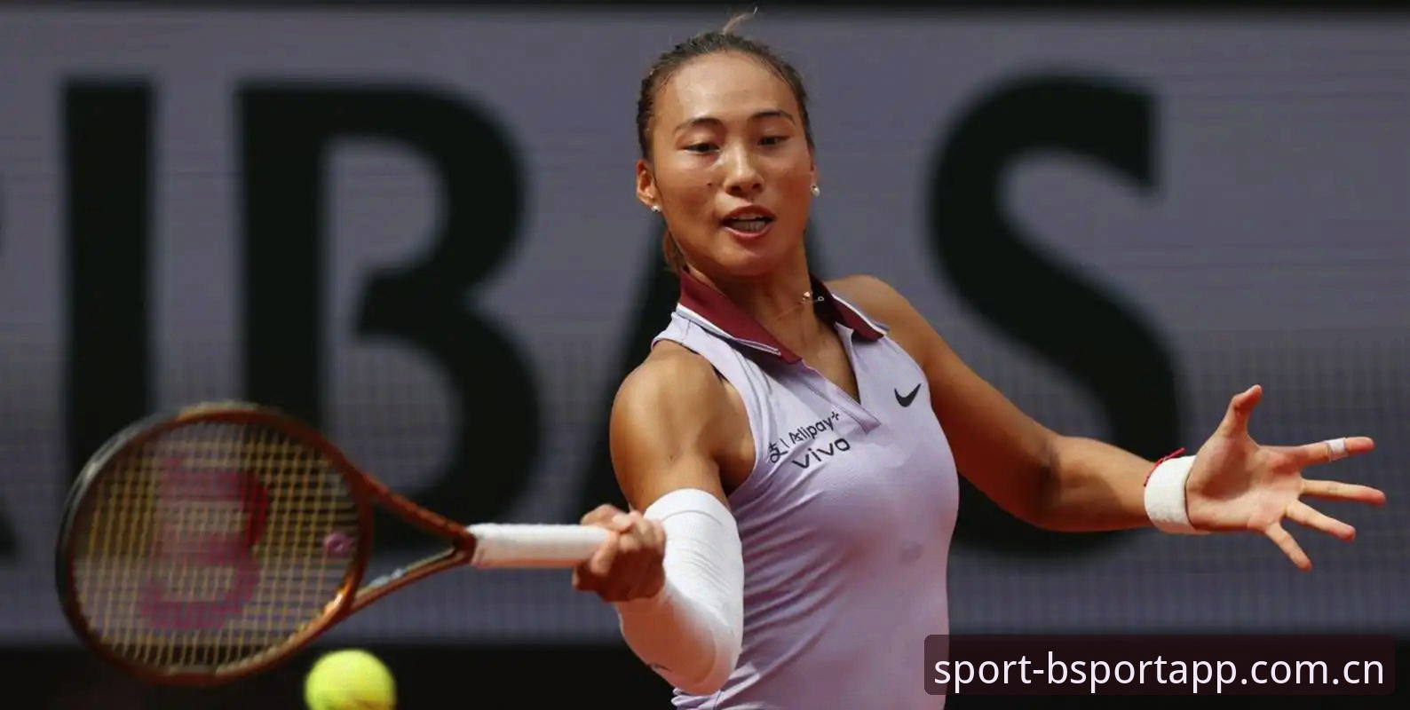 2026法网女单抽签全面评测：郑钦文保分压力下的技术突围与BSport平台观赛体验分析